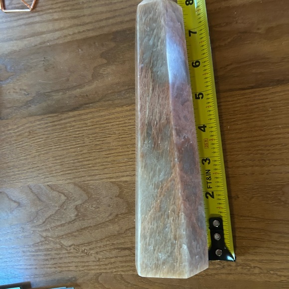 Beautiful Peach Moonstone obelisk, sphere with stand and palm stone. - Picture 3 of 8